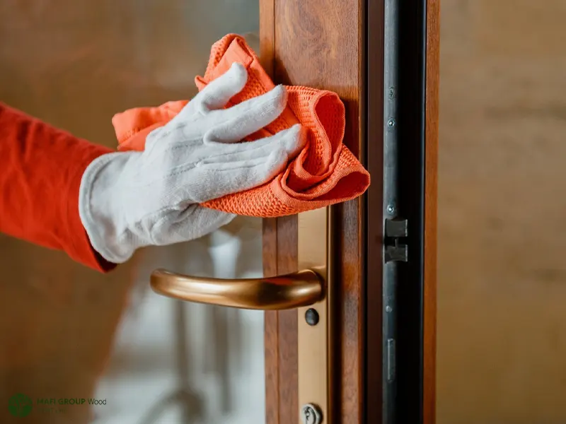 روش های نگهداری و افزایش عمر مفید درب